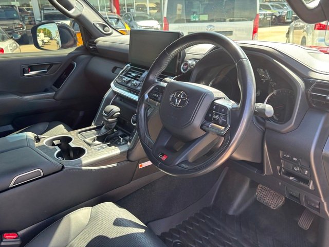 2022 Toyota LANDCRUISER LC300 3.3L V6 DSL GR-S 5 Seats 5E15740 001