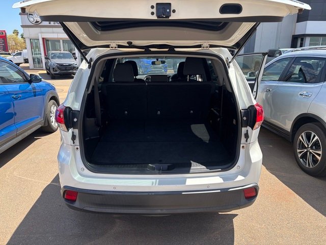 2017 Toyota Kluger KLUGER AWD V6 WAGON A/T GX 9T87120 001