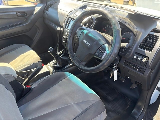 2013 Isuzu D-MAX 2013 Isuzu D-MAX SX (4x2) 5 SP MANUAL C/CHAS DT4 DIESEL