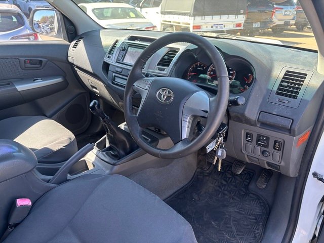2011 Toyota Hilux HILUX 4x4 3.0L T/D D/C M/T SR5 1R61250 001