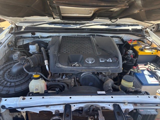 2011 Toyota Hilux HILUX 4x4 3.0L T/D D/C M/T SR5 1R61250 001