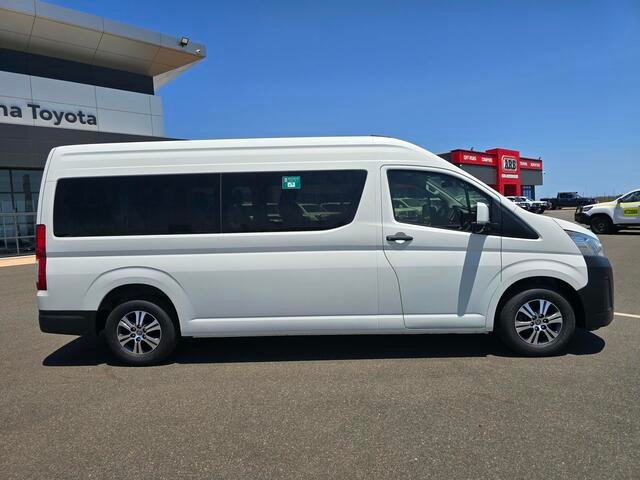 2020 Toyota HIACE Commuter Bus DSL AT (White Only) French Vanilla