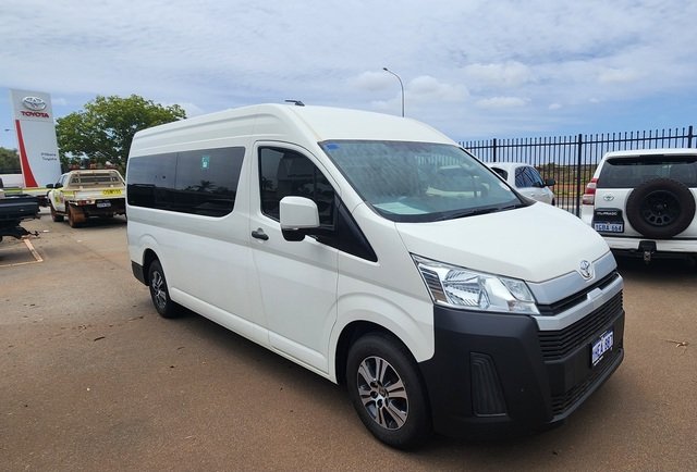 2020 Toyota HIACE HiAce Commuter Bus DSL AT (White Only) 9633060 002