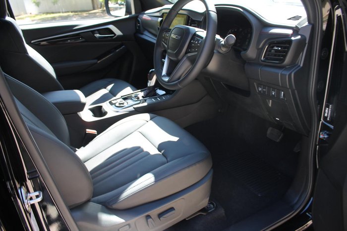 2025 Isuzu MU-X X-TERRAIN