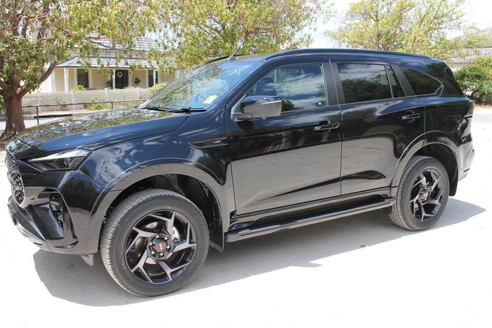 2025 Isuzu MU-X X-TERRAIN