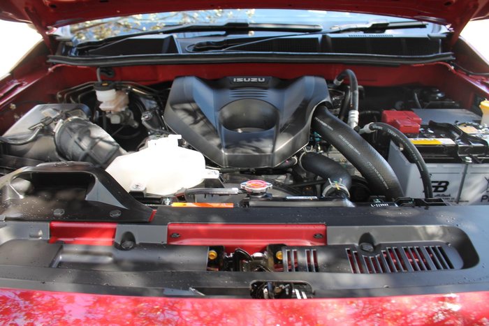 2025 Isuzu MU-X LS-T