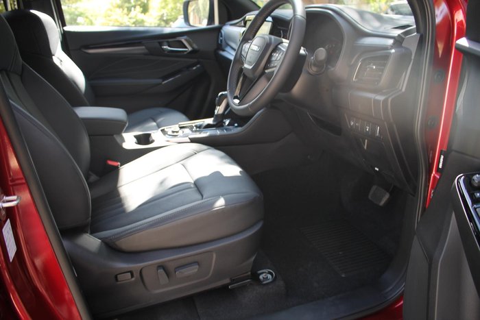 2025 Isuzu MU-X LS-T