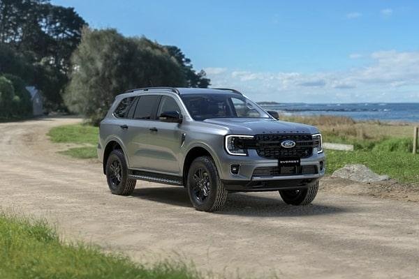 2025 Ford Everest Black Edition