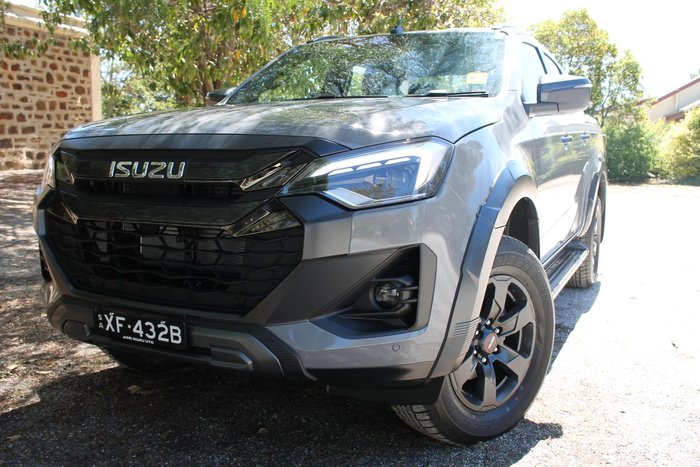 2025 Isuzu D-MAX X-TERRAIN
