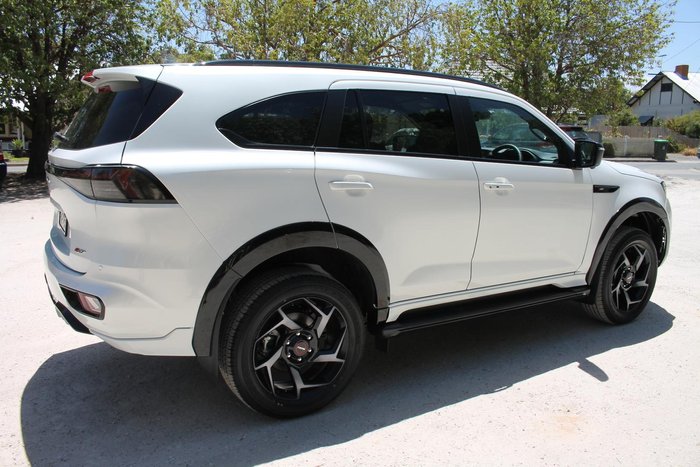 2025 Isuzu MU-X X-TERRAIN