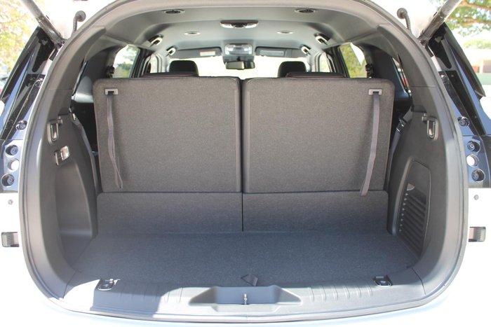 2025 Isuzu MU-X X-TERRAIN