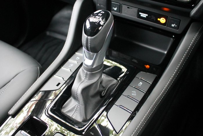 2025 Isuzu MU-X LS-T