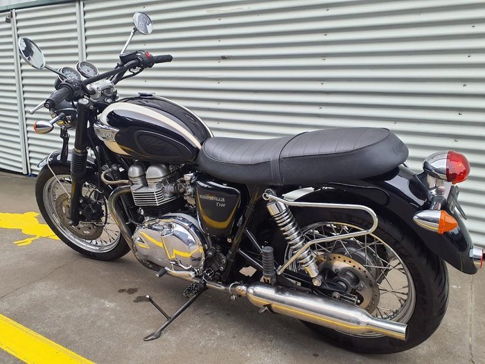 2004 Triumph Bonneville T100 (790cc) Bonneville Black