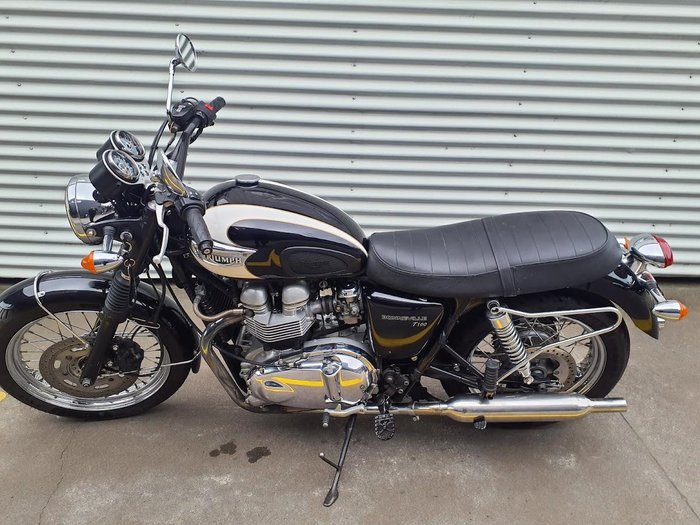 2004 Triumph Bonneville T100 (790cc) Bonneville Black