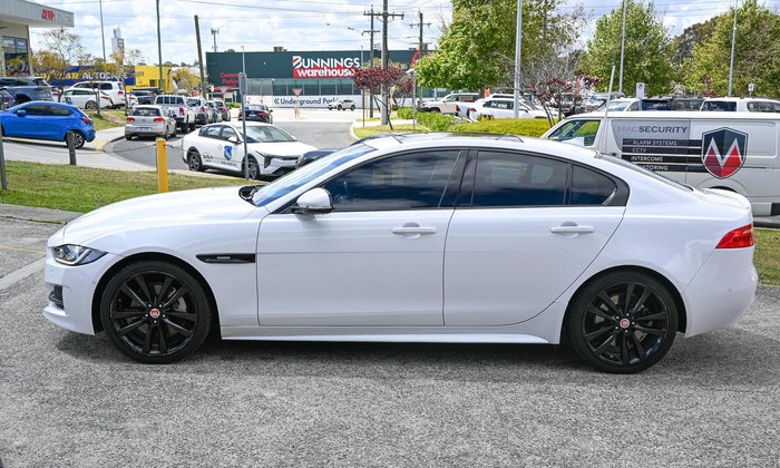 2016 Jaguar XE 25t R-Sport