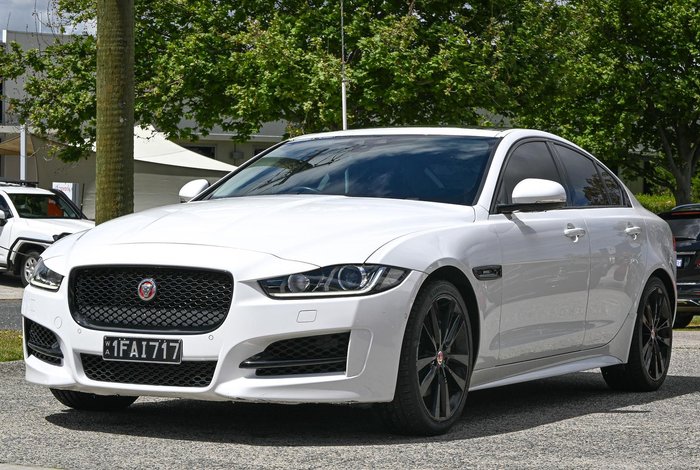 2016 Jaguar XE 25t R-Sport
