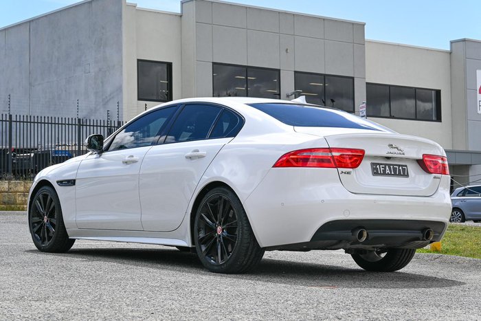 2016 Jaguar XE 25t R-Sport