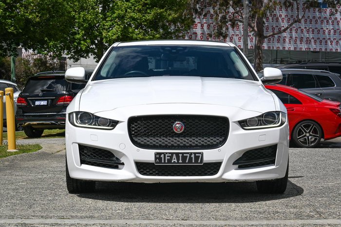 2016 Jaguar XE 25t R-Sport