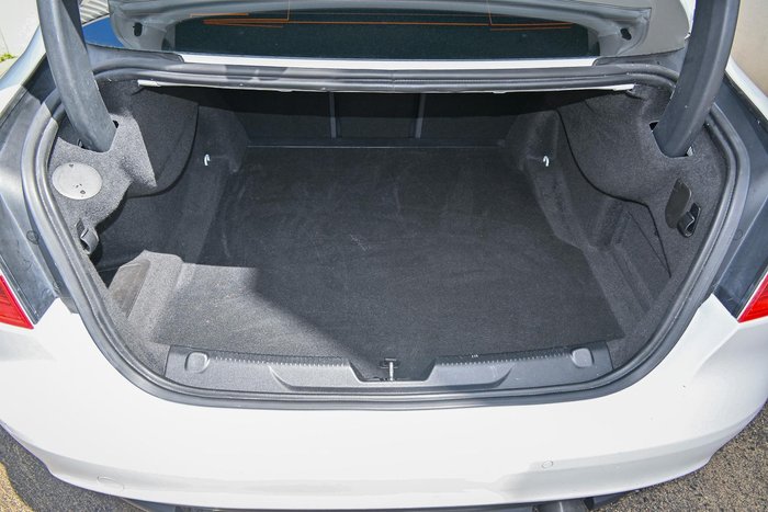 2016 Jaguar XE 25t R-Sport