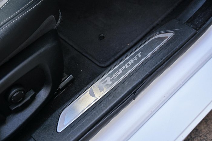 2016 Jaguar XE 25t R-Sport