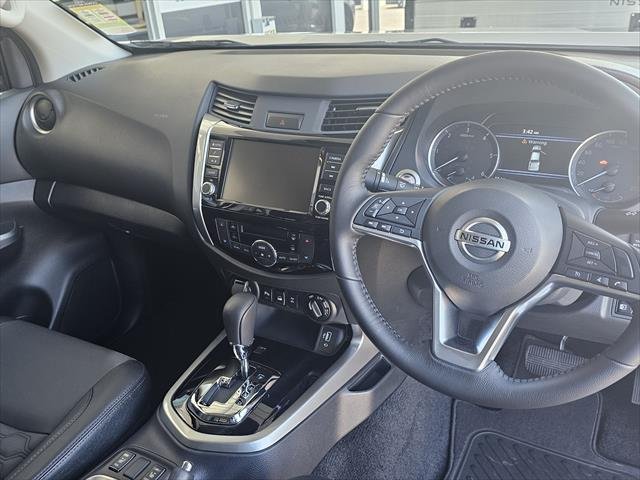 2025 NISSAN D23 ST-X NAVARA 4X4 2.3 DSL AUTO DC ST-X LS BRILLIANT SILVER