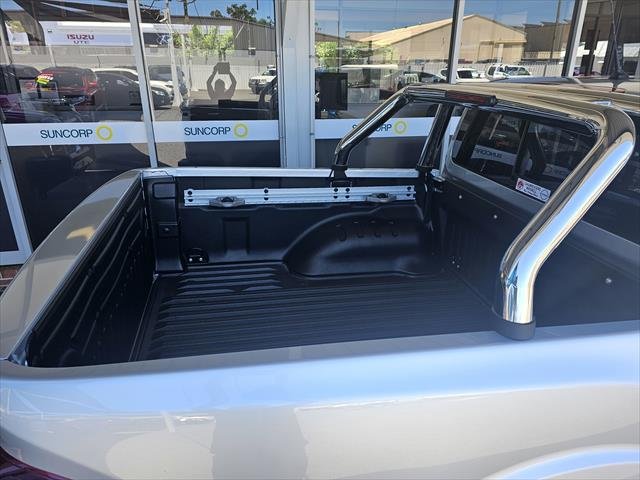 2025 NISSAN D23 ST-X NAVARA 4X4 2.3 DSL AUTO DC ST-X LS BRILLIANT SILVER