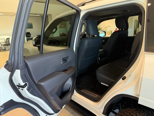 2023 Toyota LANDCRUISER LC300 3.3L V6 DSL VX 7 Seats