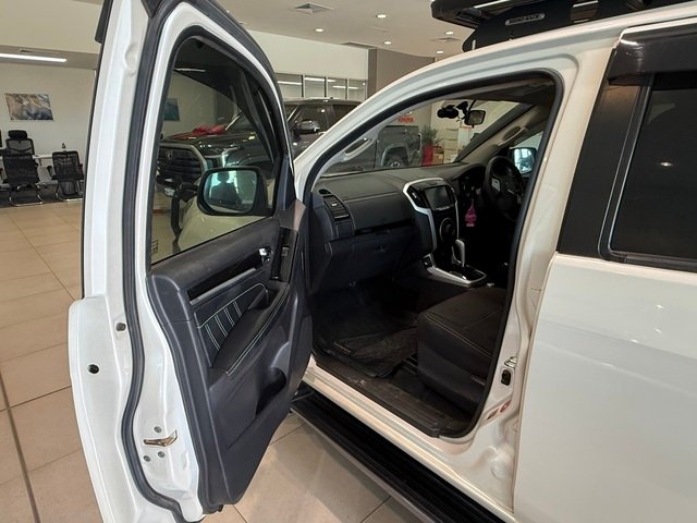 2020 ISUZU MU-X LS-T (4x4)