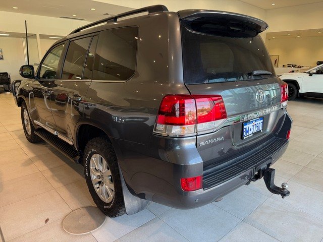 2017 Toyota LANDCRUISER LC200 4.5L T/D A/T Sahara 7 Seat (Beige Trim)