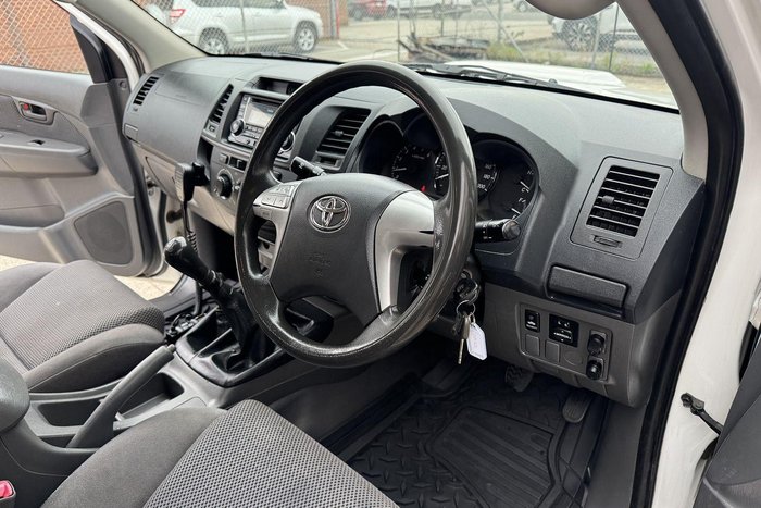 2012 Toyota Hilux SR KUN26R MY12 4X4 Glacier White