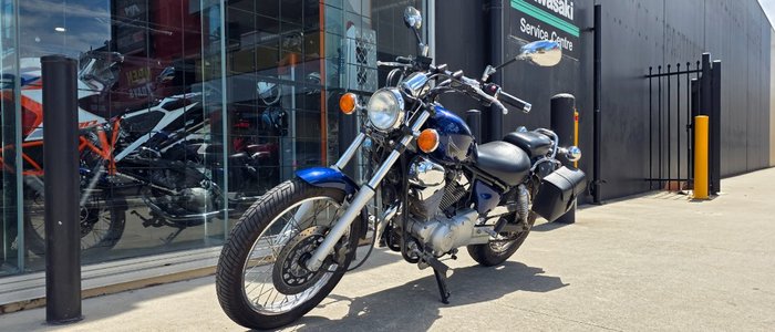 2013 Yamaha XVS250 V-STAR Blue