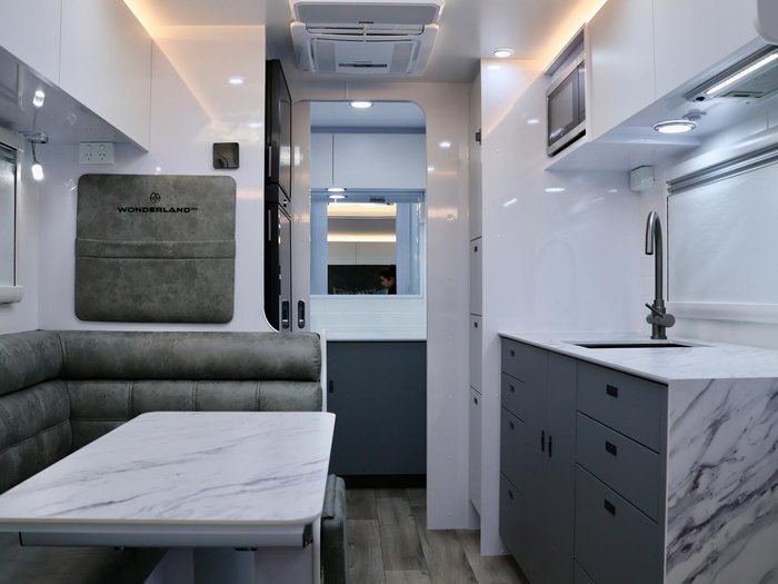 2025 Wonderland RV Amaroo 18Ft Composite Frame