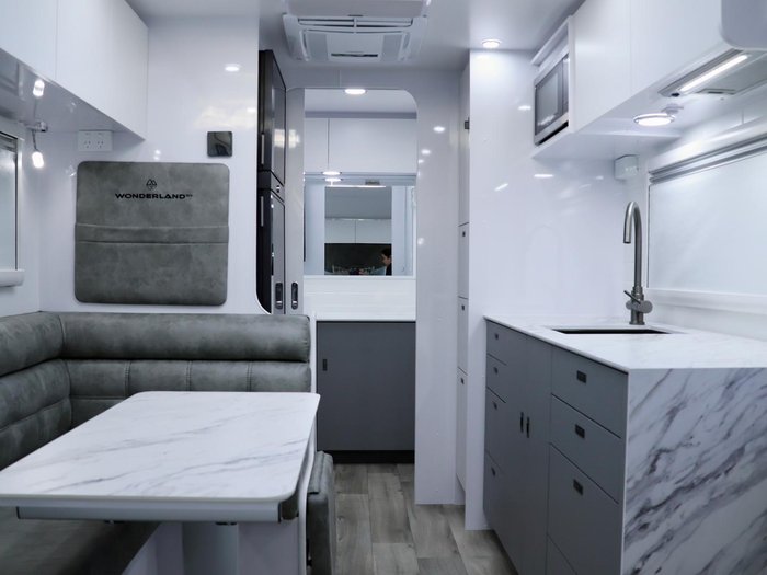2025 Wonderland RV Amaroo 18Ft Composite Frame