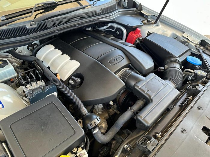 2016 Holden Calais V VF Series II MY16 Heron White