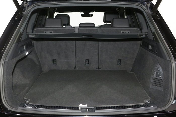 2020 Volkswagen Touareg 210TDI R-Line