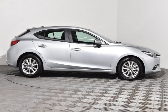 2018 Mazda 3 Neo Sport