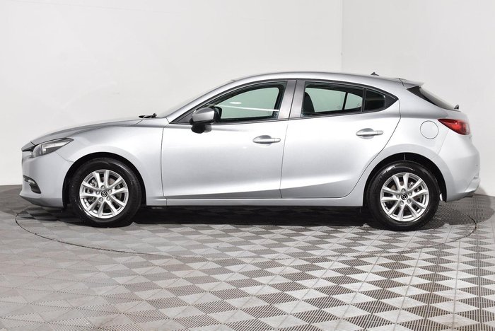 2018 Mazda 3 Neo Sport