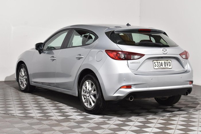 2018 Mazda 3 Neo Sport