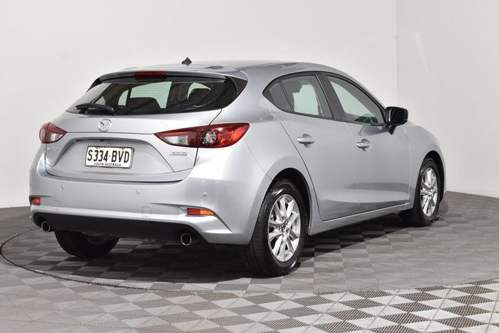 2018 Mazda 3 Neo Sport