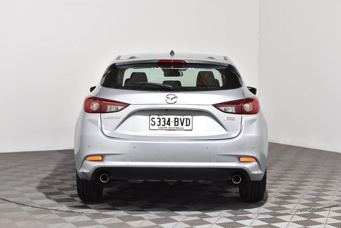 2018 Mazda 3 Neo Sport