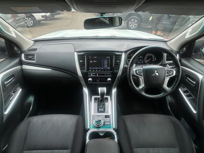 2020 Mitsubishi Pajero Sport GLX