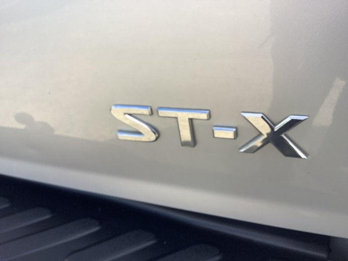 2017 Nissan Navara ST-X
