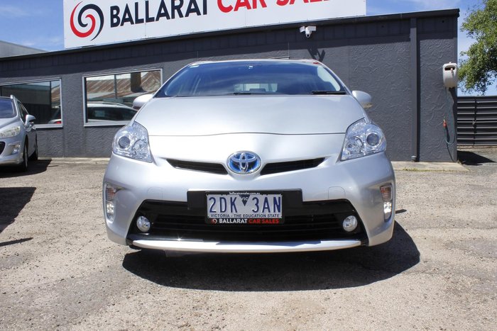 2015 Toyota Prius ZVW30R Silver Pearl