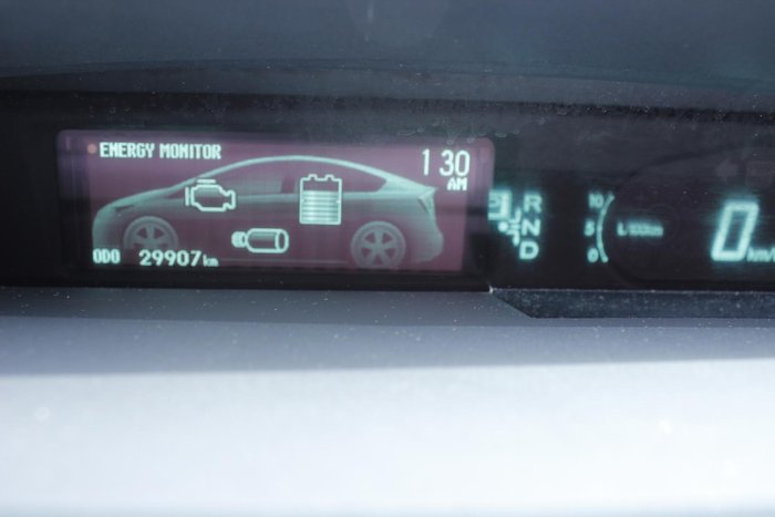 2015 Toyota Prius ZVW30R Silver Pearl