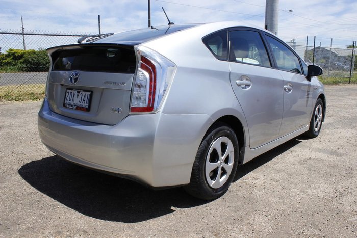 2015 Toyota Prius ZVW30R Silver Pearl