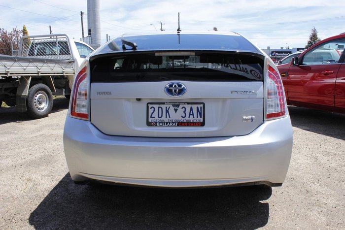 2015 Toyota Prius ZVW30R Silver Pearl