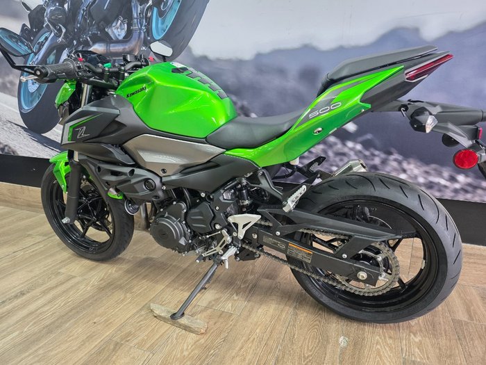 2025 Kawasaki Z500 GREEN