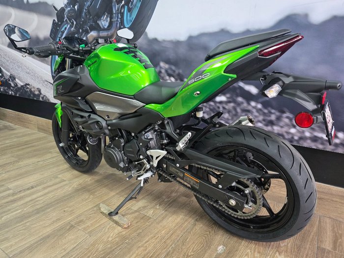 2025 Kawasaki Z500 GREEN