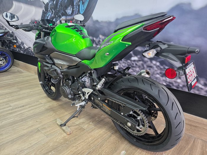2025 Kawasaki Z500 GREEN