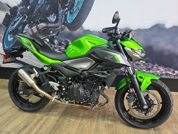 2025 Kawasaki Z500 GREEN